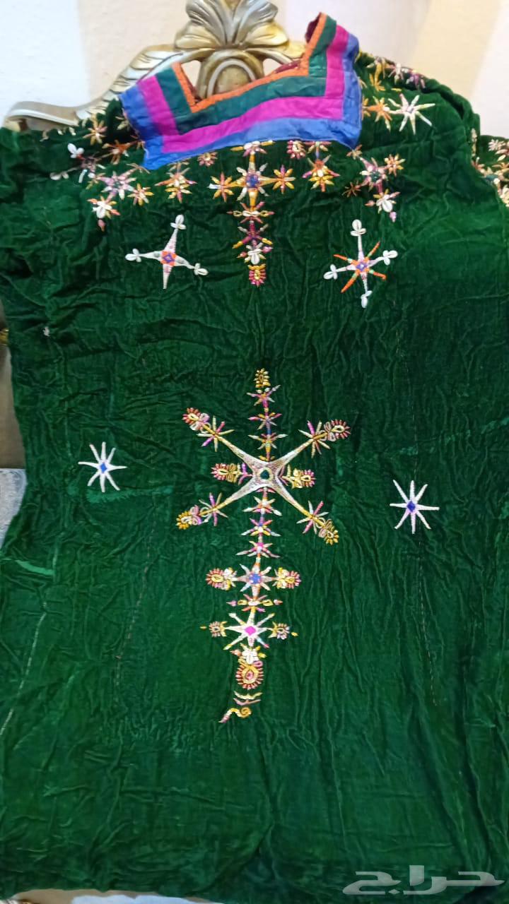 ثياب تراثية قديمة جدا64514499908737111
