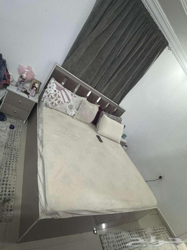 غرفه نوم  واجهزه كهربائيه للبيع64511995254403110