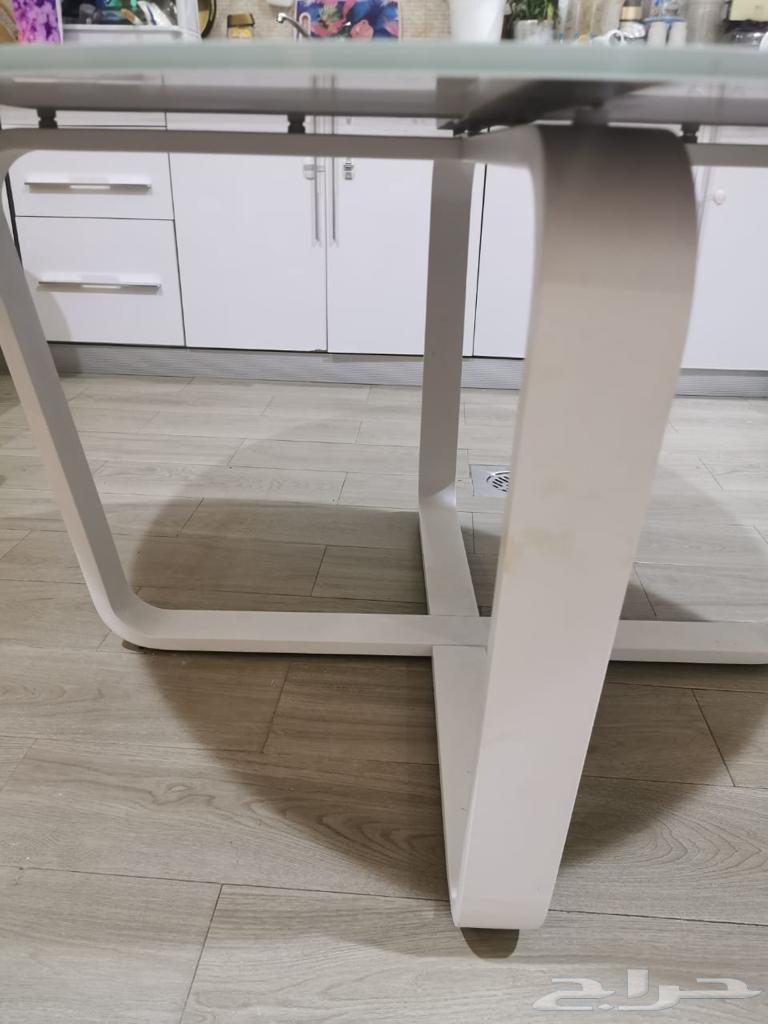 طاوله طعام تكفي لأربع كراسي64512231838210113