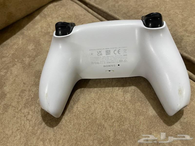 للبيع يد سوني وسماعه واشرطة فيفا بسعر مناسب64517347985027111