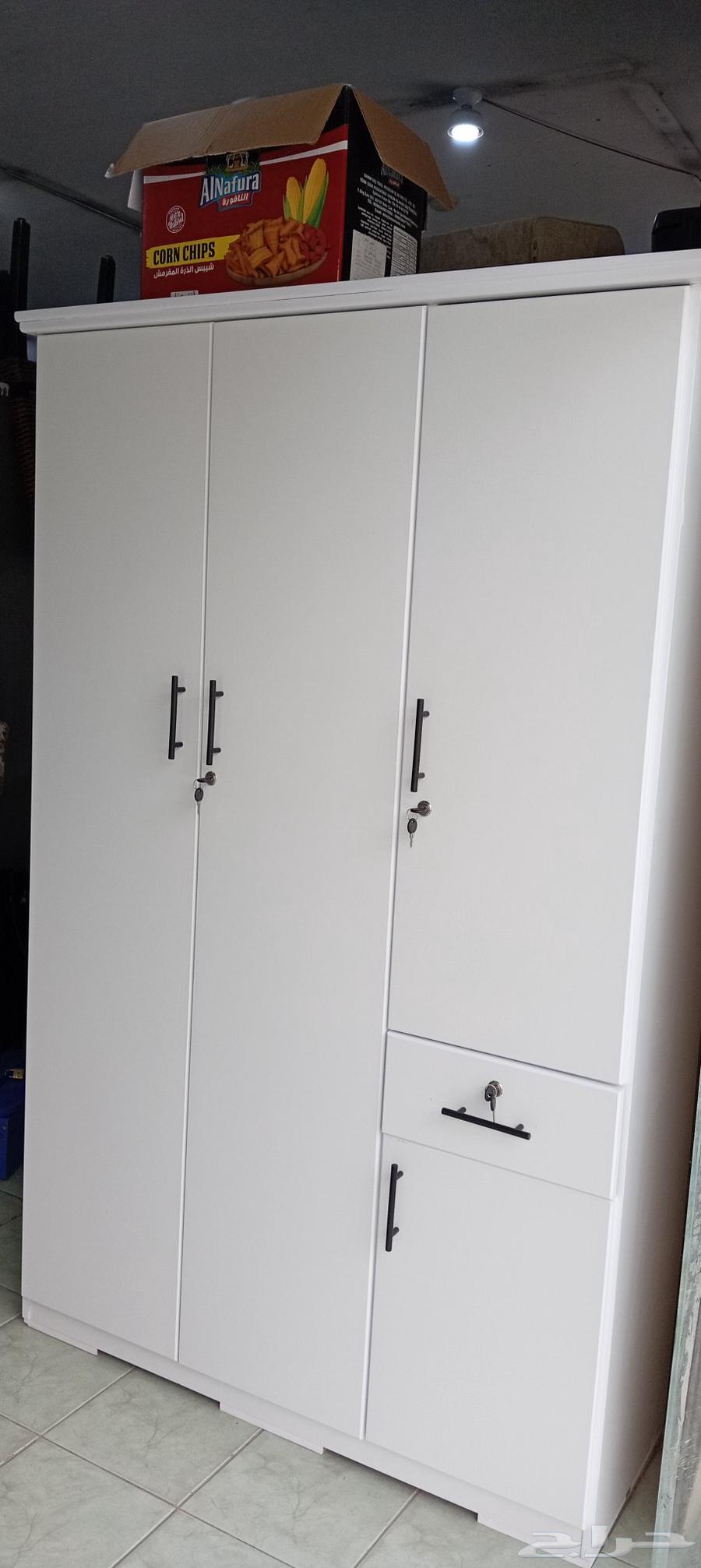 دوليب جديده ثلاثه باب64518353572995110