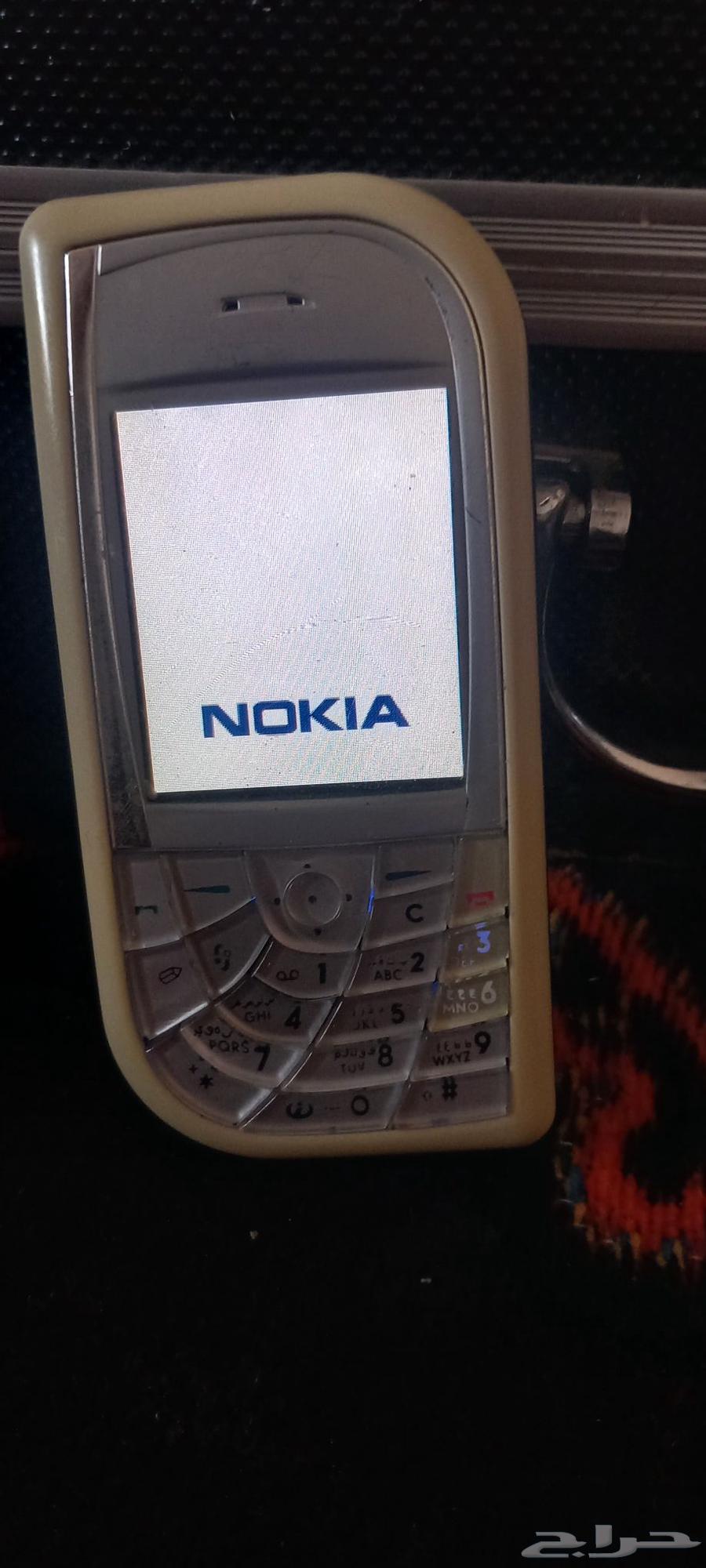 Old Used Mobile Phone64515933573889110