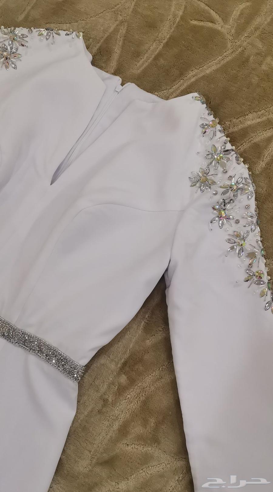 فستان ابيض مقاس يلبس لارج وميديم لم يلبس جديد64515375238273110