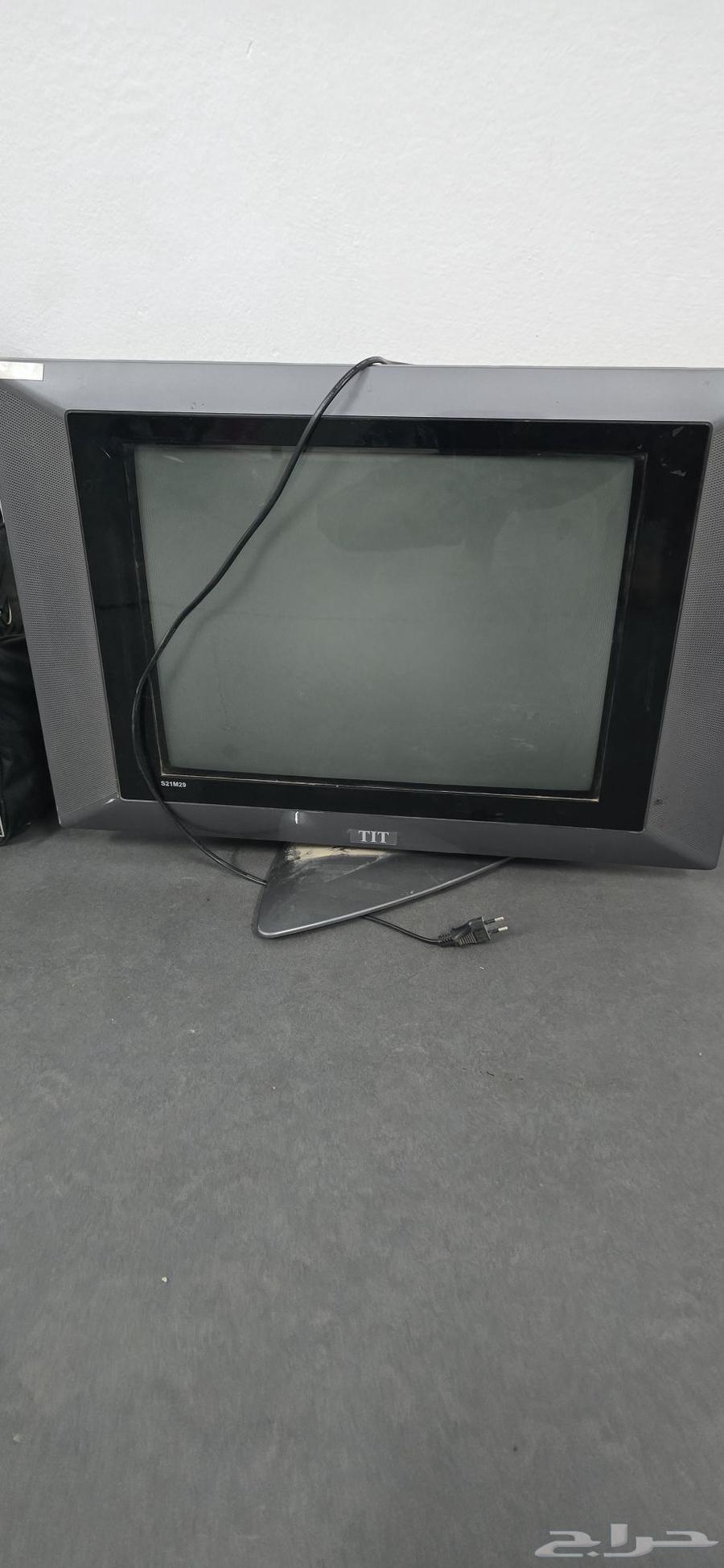تلفاز مستخدم نضيف لاالبيع64518563642114110