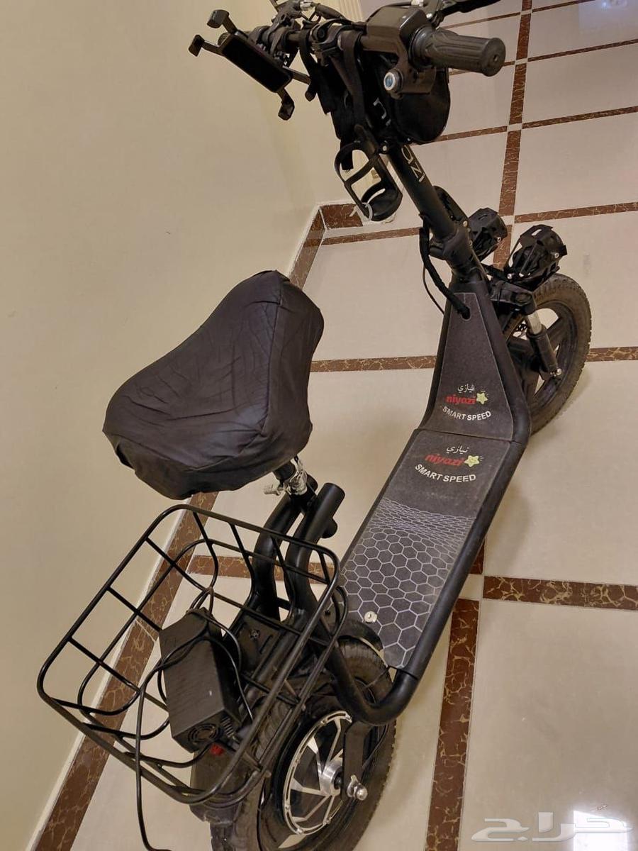 Scooter up sla I bought it for 1500, used it for only two months and I'm selling it64513825291394111