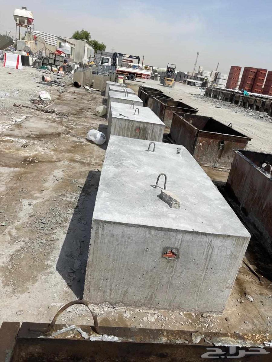 قواعد اناره جميع مستلزمات الخرسانه حواجز مصدات مناهيل64397907534338110