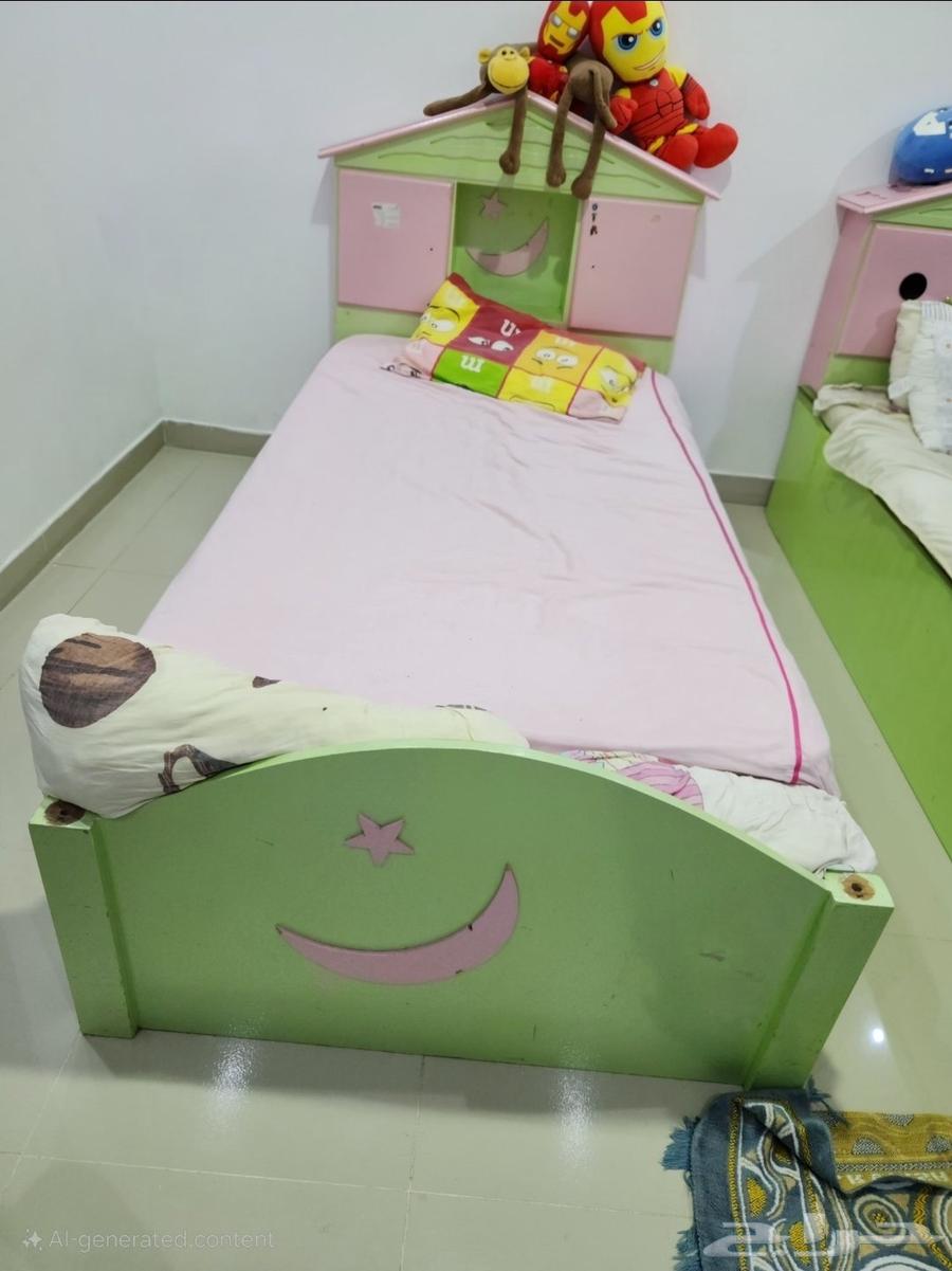 Three beds, dining table, garden table, sofa chair, 2 rocking chairs64524656864897110