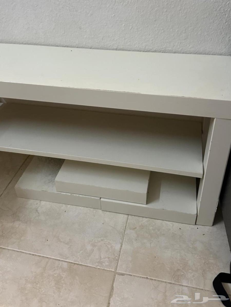 طاوله مع رفوف من ايكيا64524974609410113