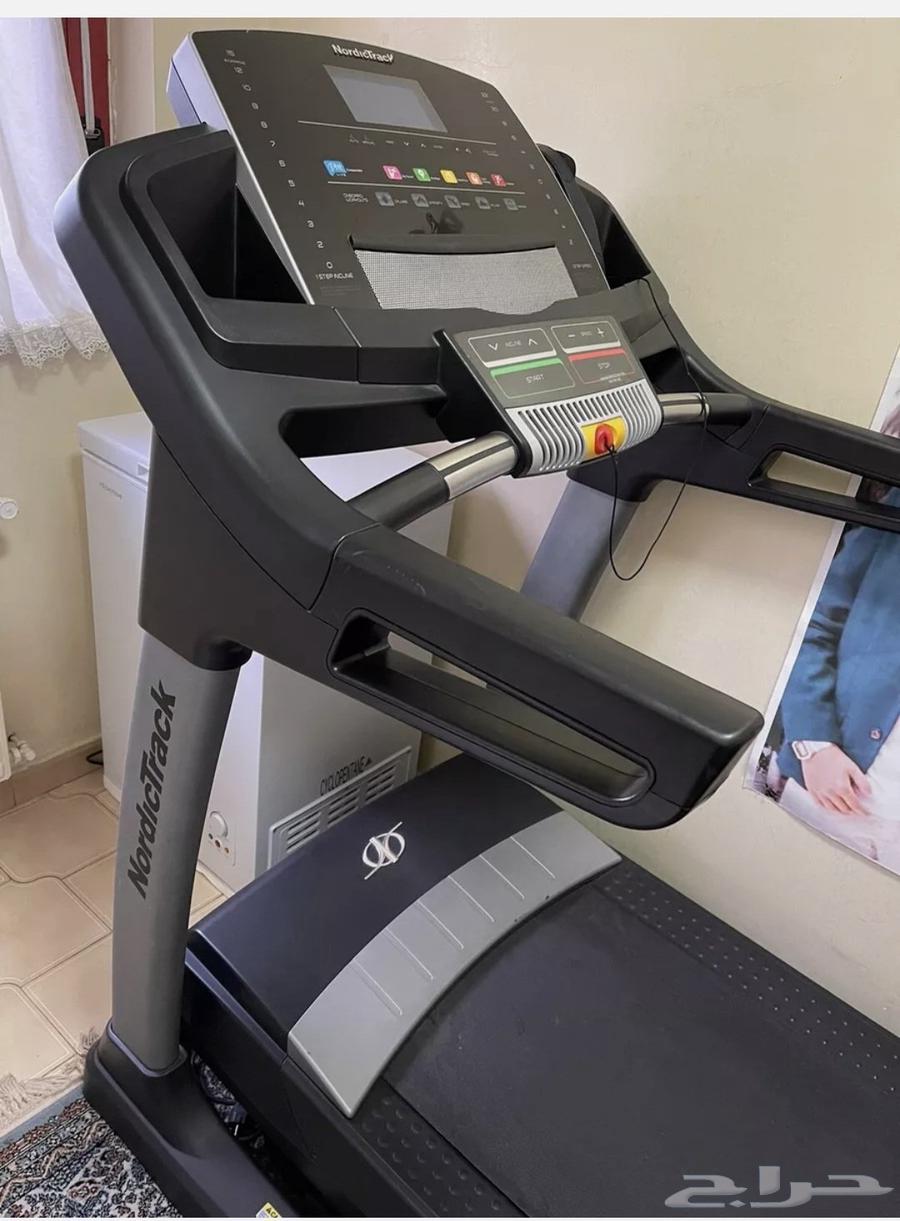 NordicTrack T15.0 Professional Treadmill. Excellent Condition.64524905150722113