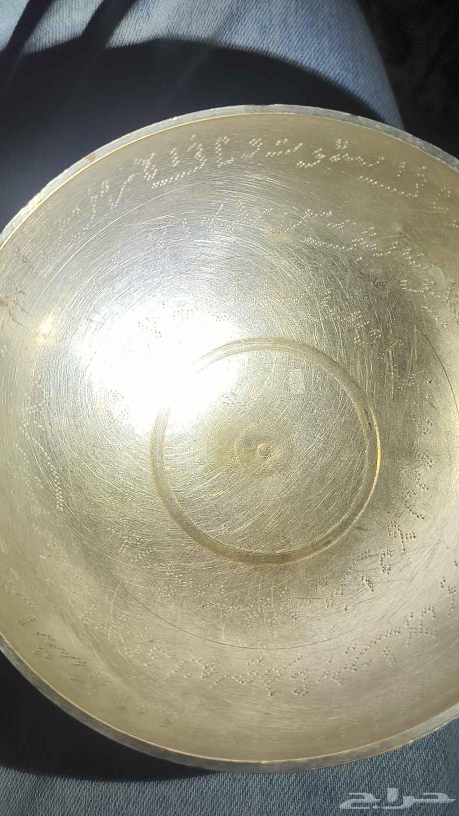 للبيع   قطعة تراثية نادرة   وعاء كوب تراثي قديم مصنوع من ا64519568412546112