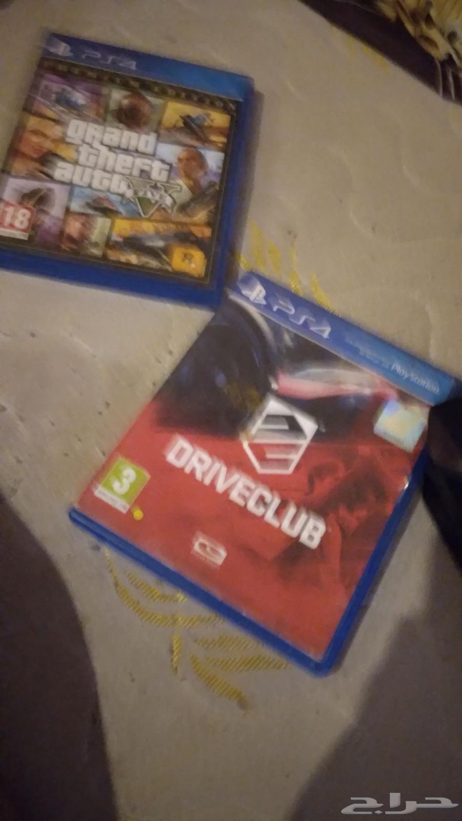 سوني 4 نظيف بس مدخل الشدي يبالها تغير قمته 60 ريال يد سوني64525247744129110