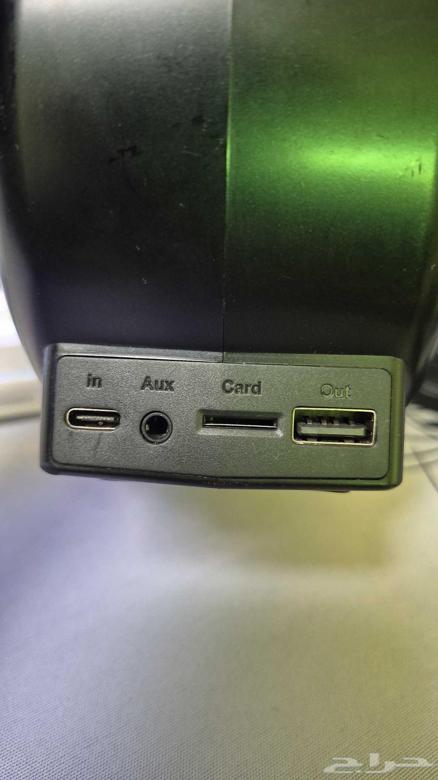 Three in one charger, Bluetooth, and clock comes with its charger64522359135234113