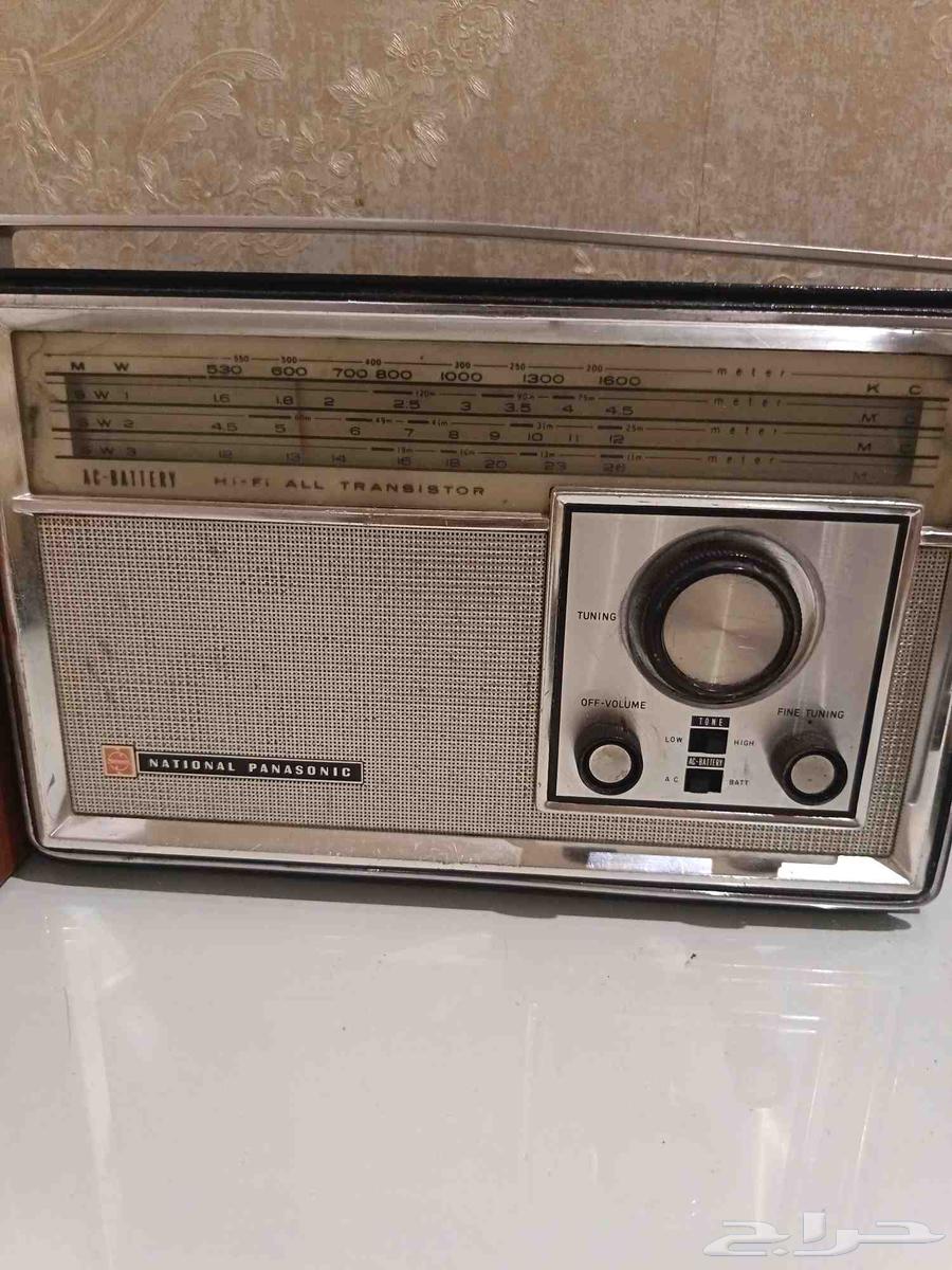 تلفون وراديو قديمة أنتيك.. للبيع64524836522115111