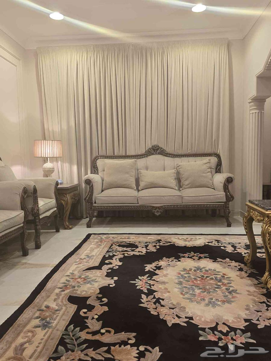 طقمين كنب بحالة جيدة يكفي 20 شخص64517605159553113