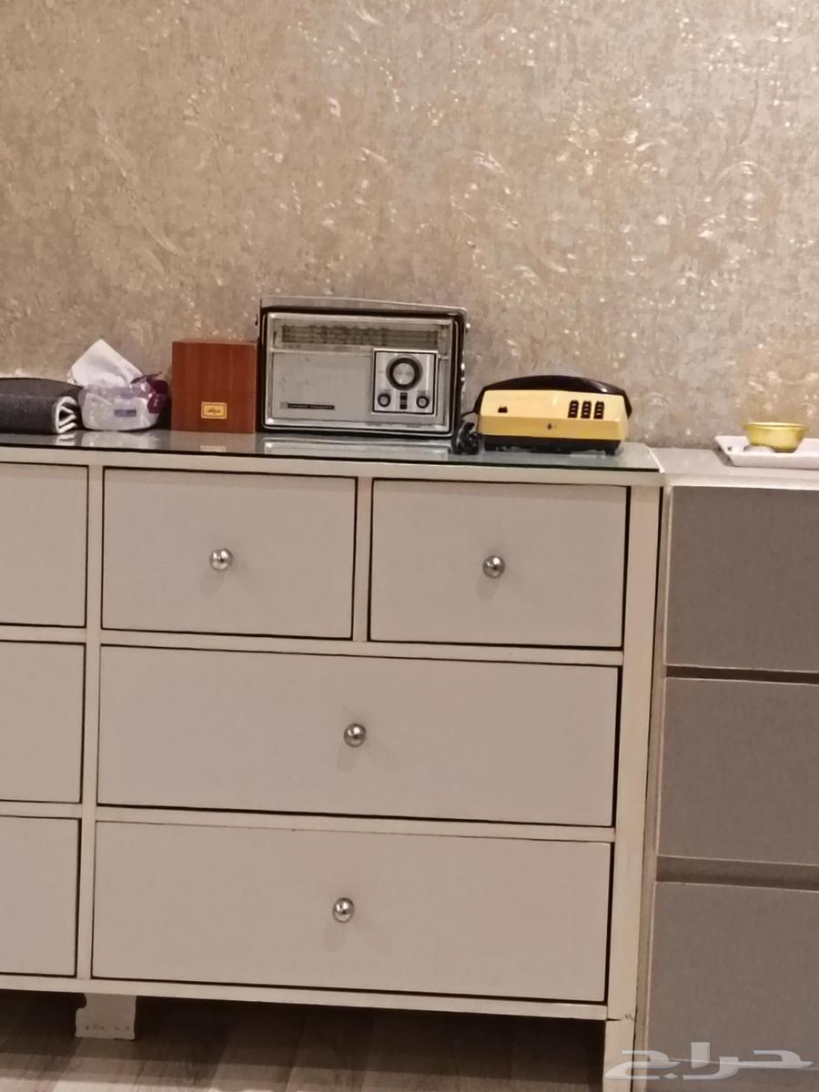 تلفون وراديو قديمة أنتيك.. للبيع64524836522115110