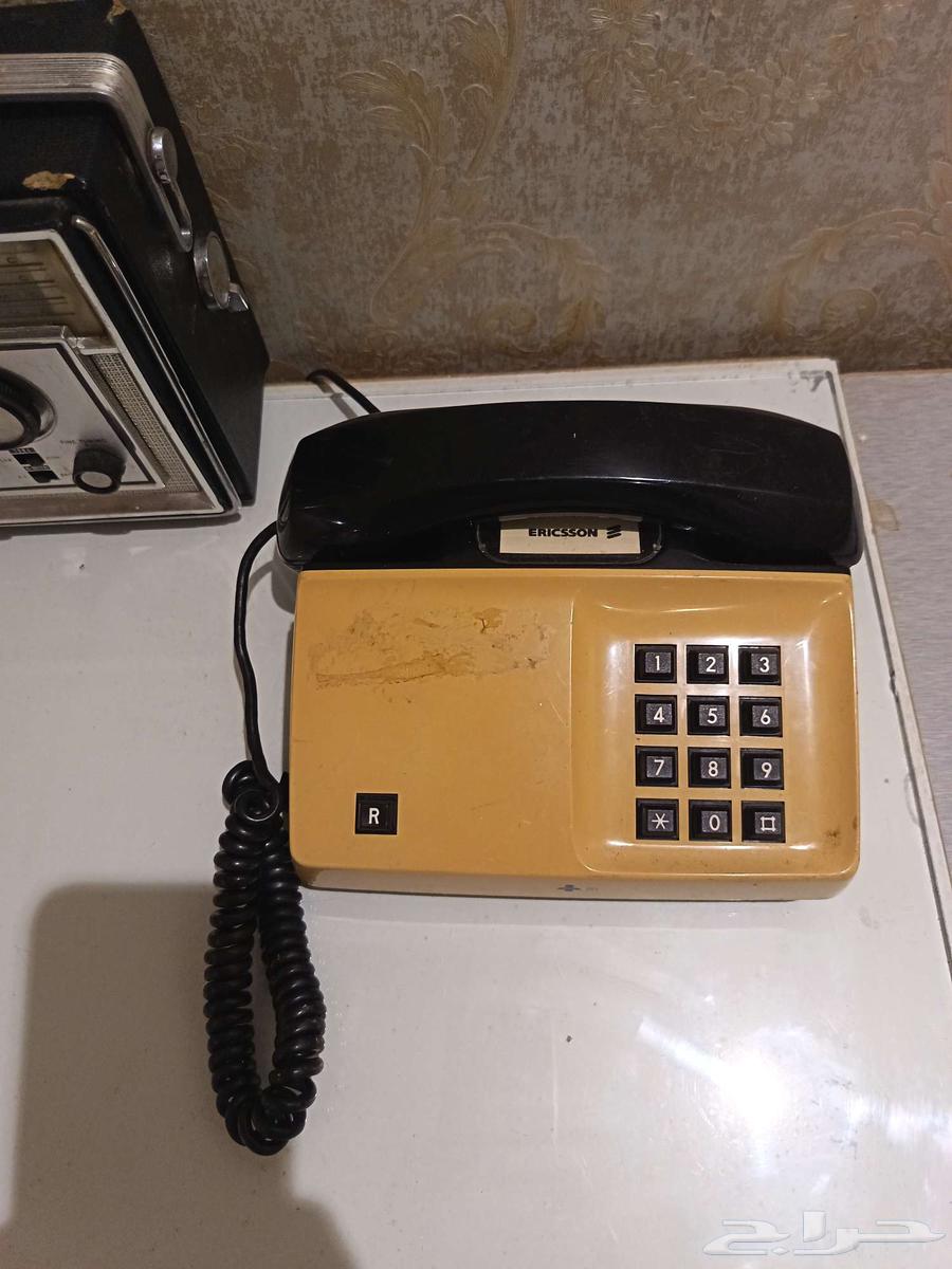 تلفون وراديو قديمة أنتيك.. للبيع64524836522115112