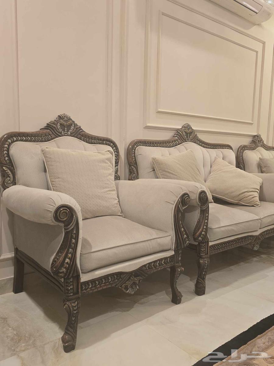 طقمين كنب بحالة جيدة يكفي 20 شخص64517605159553112