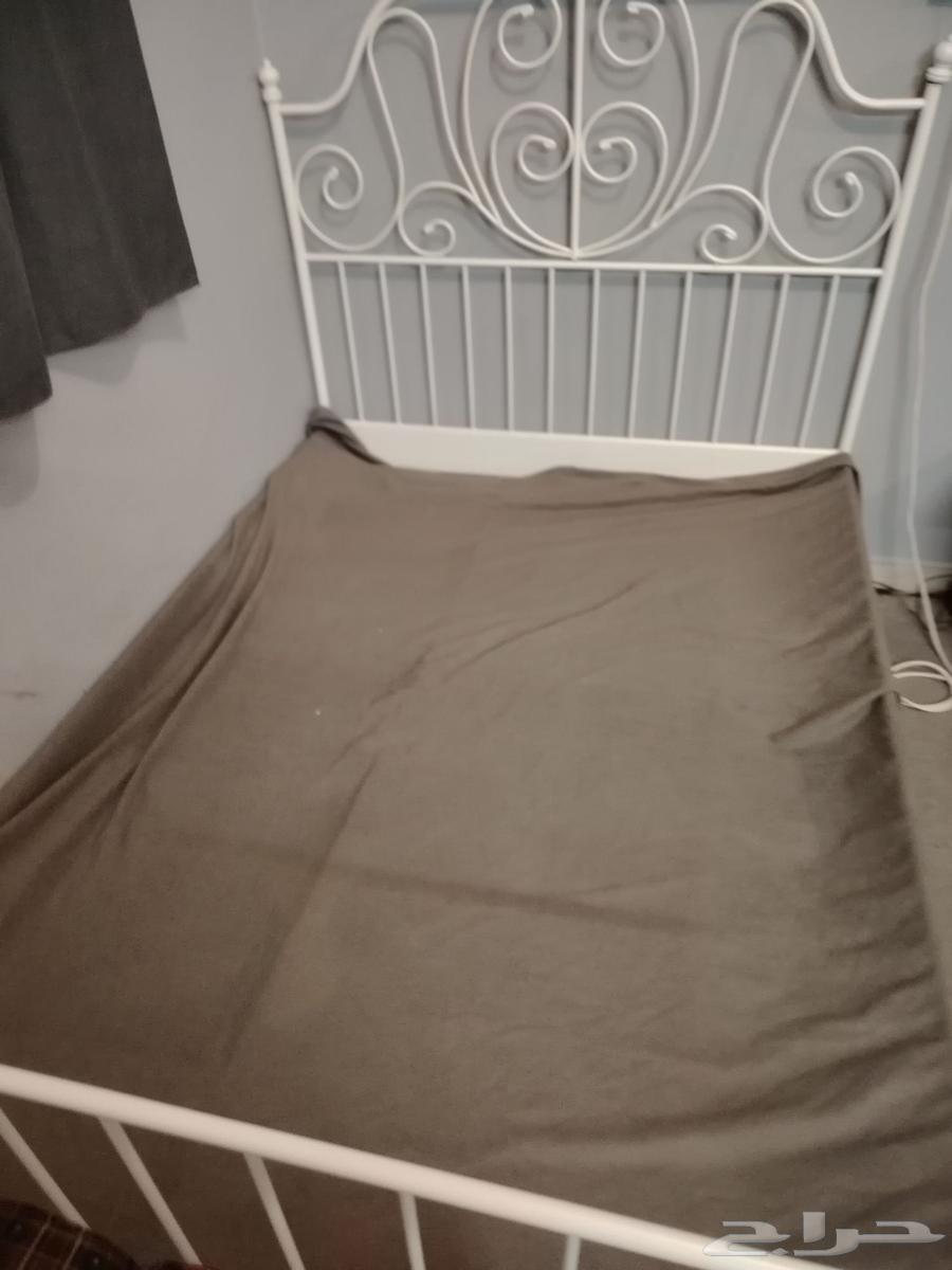 للبيع سرير حديد الطول 2.5 متر العرض 1.48 متر نظيف سرير ايكيا64524628858498110