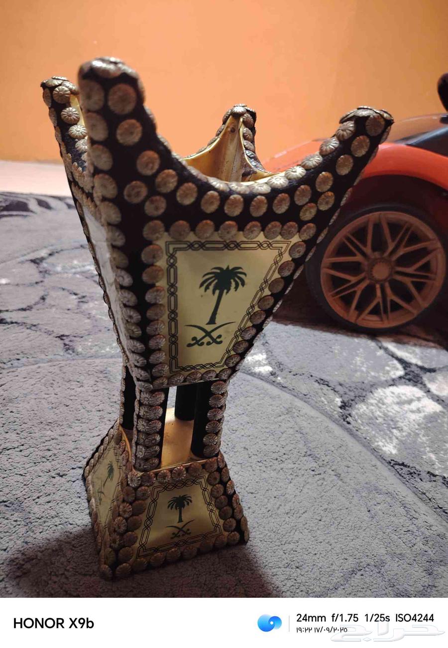 سياره أطفال شبه جديد وحامله بخور على شكل سيفين ونخله اخضر64524946728834114