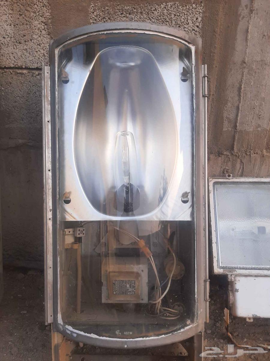 كشافات 2 عمومي وواحد مربع64507332764417111