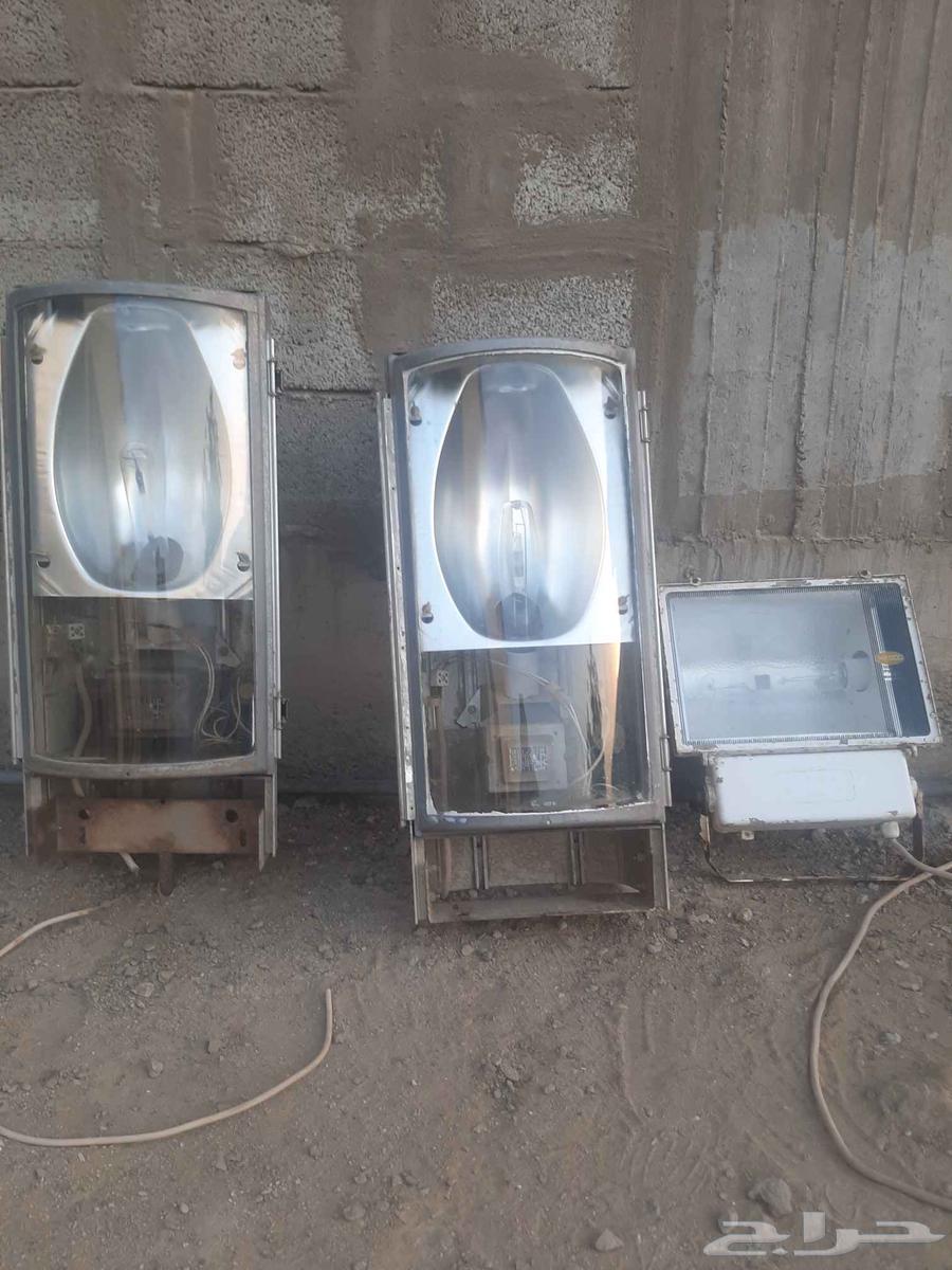 كشافات 2 عمومي وواحد مربع64507332764417113