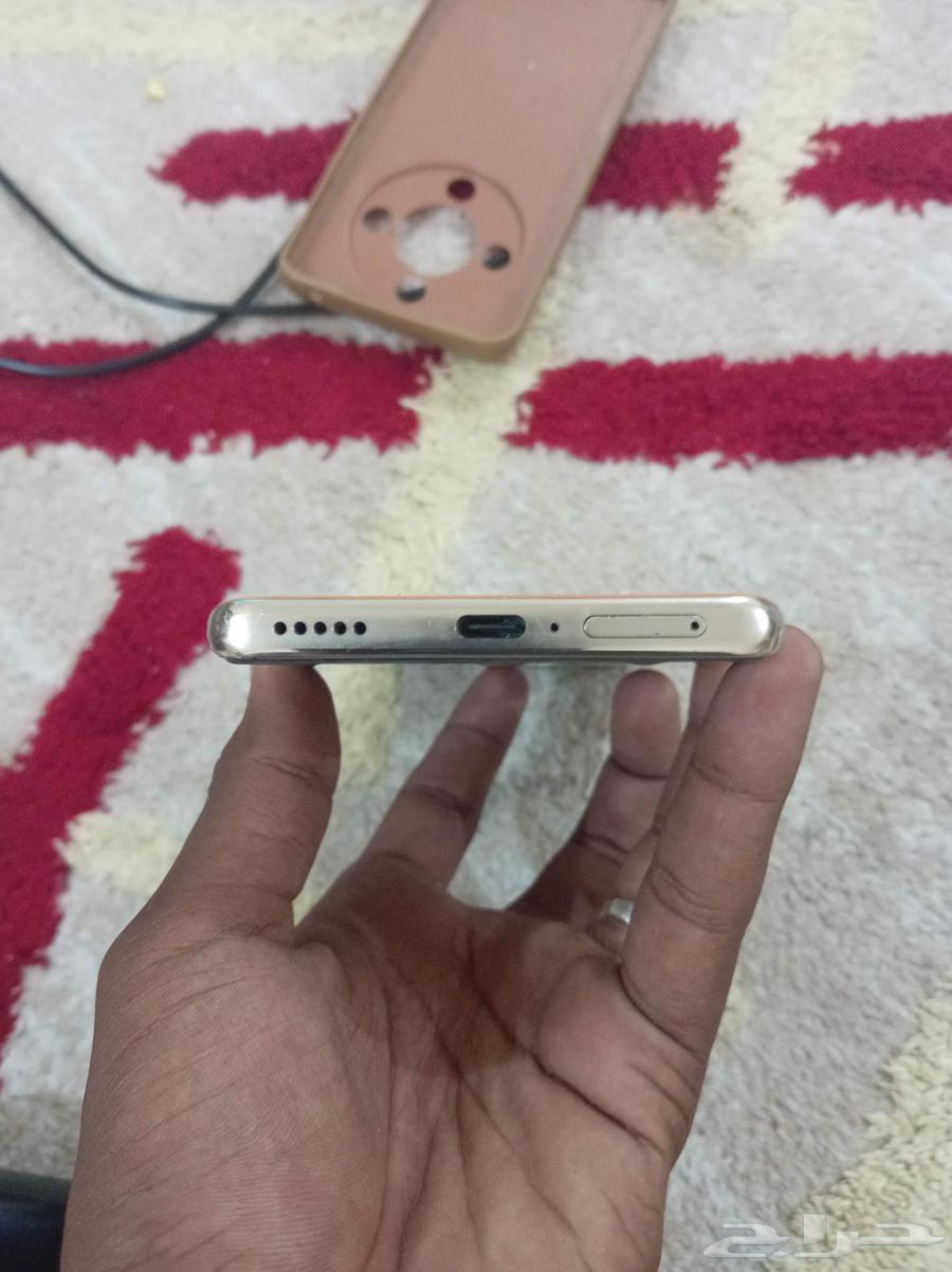 Honor x9b has only a scratch on the glass64524932791683114