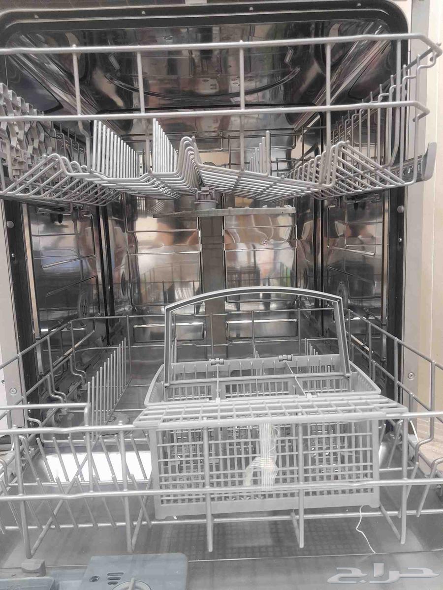 غسالة صحون شبه جديده 80064523471946881111