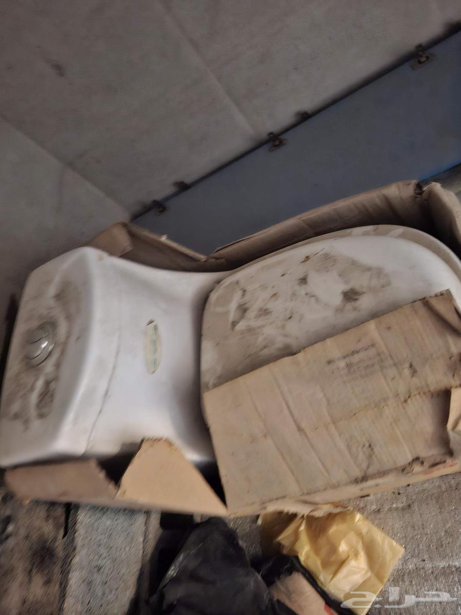 washroom commode available64521893039745112