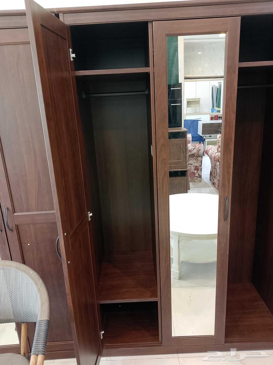 متوفرة اثنين دواليب ايكيا لون بني ثلاث ابواب جديدة64521893001091110
