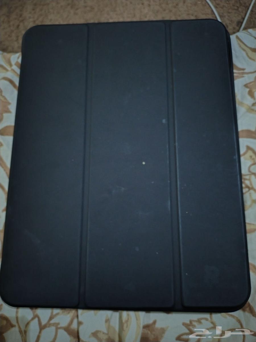 iPad 11 2025 like new 4 months of use includes box and char64522964157697112