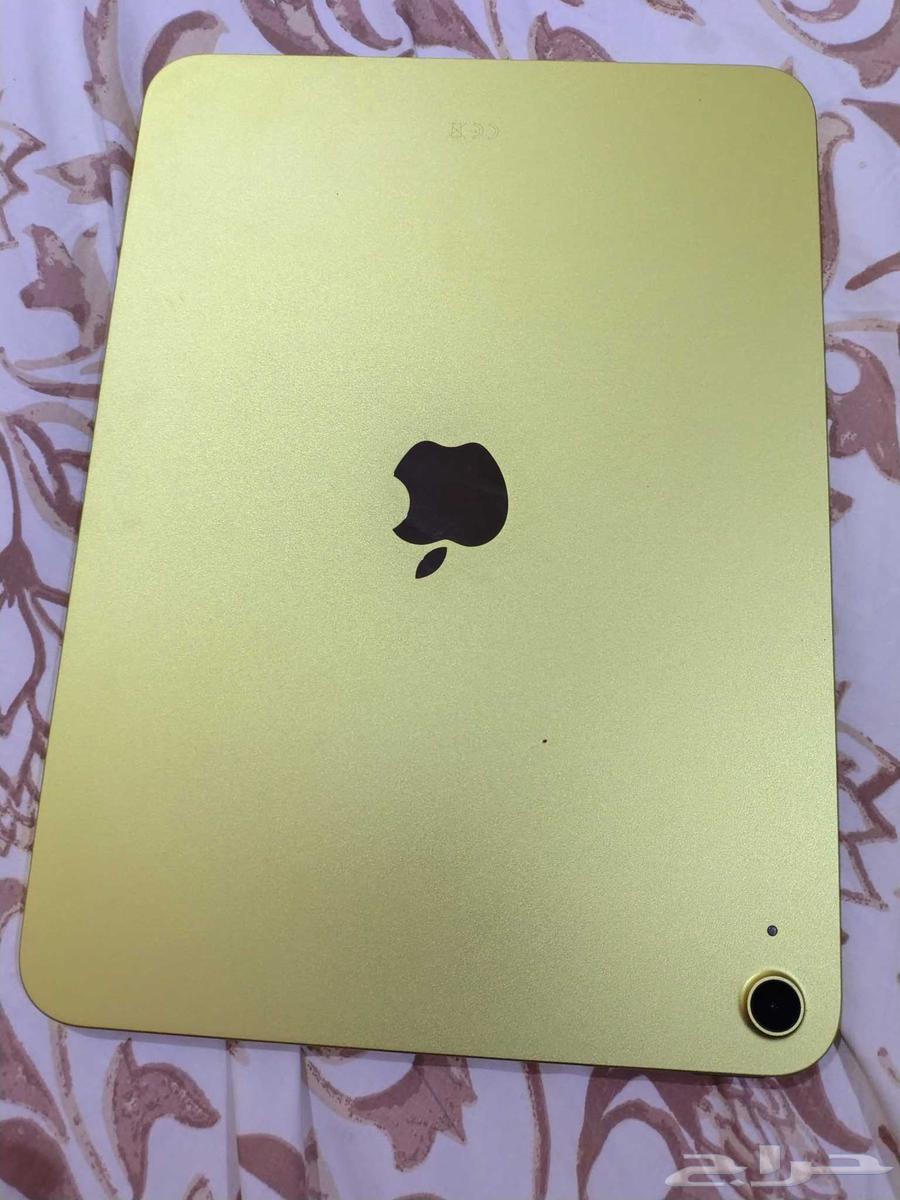 iPad 11 2025 like new 4 months of use includes box and char64522964157697110