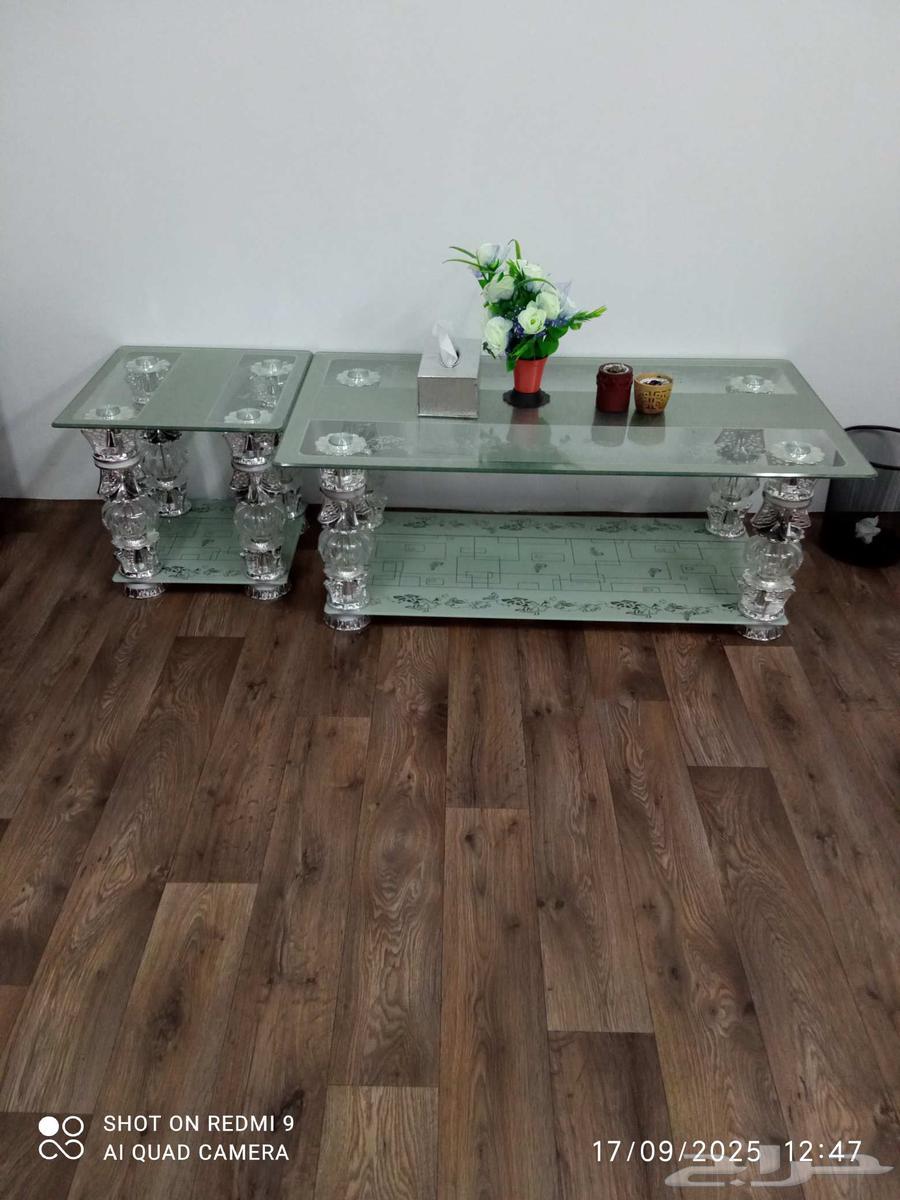 طقم كنب نظيف جداا معا الفرش الأرض و5طاولات خدمه 400ريال64521836642433114