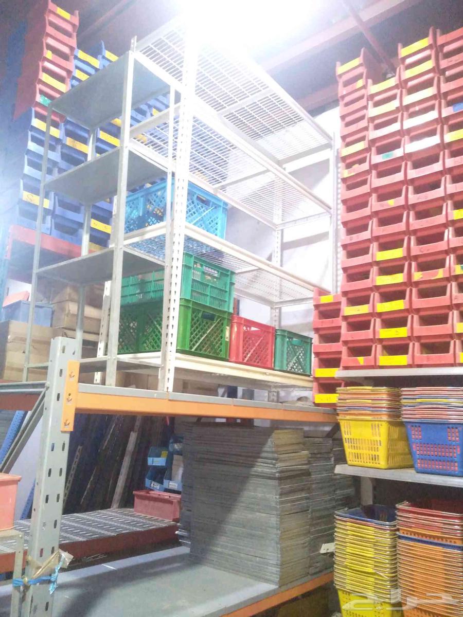 Various shelves, boxes, baskets, and trolleys at a very reasonable price64524726112771111