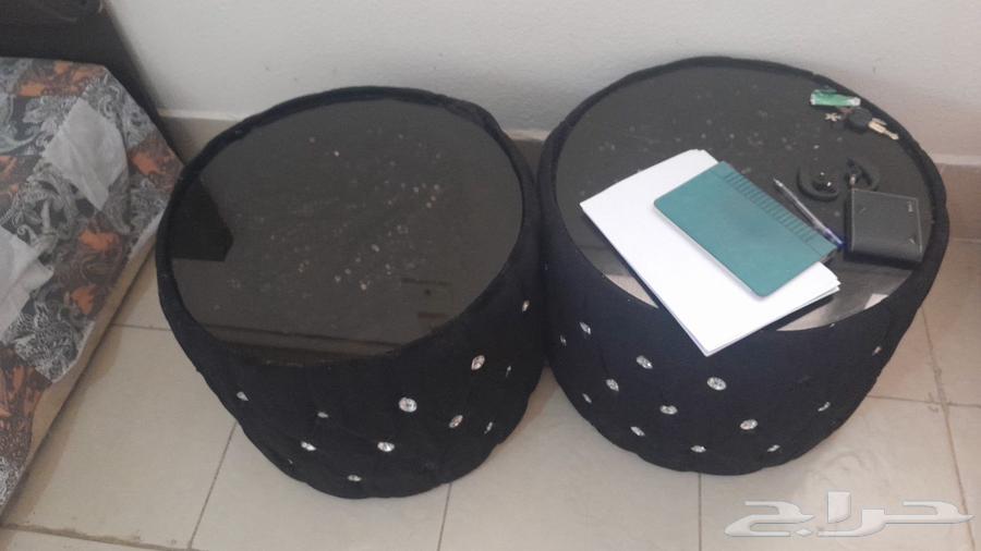 Used sofa in good condition, 3 large pieces and 4 single chairs and 3 tables64527052898689112