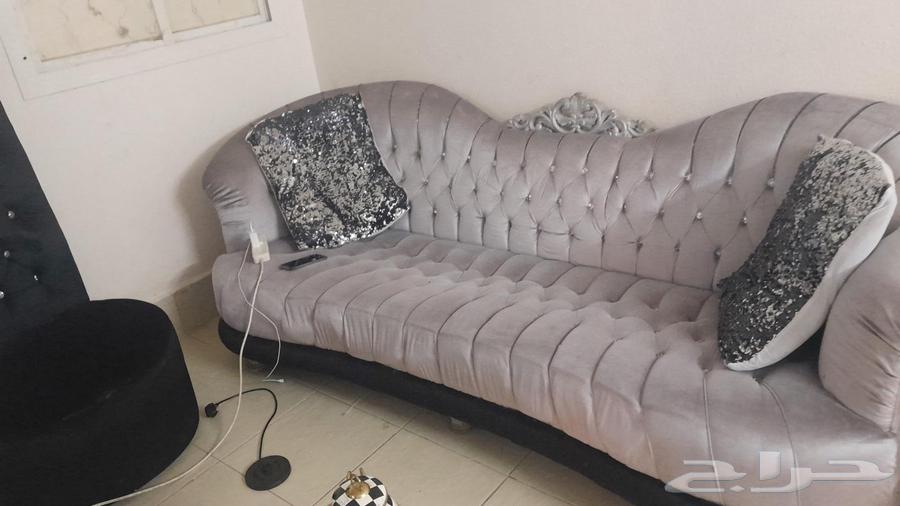 Used sofa in good condition, 3 large pieces and 4 single chairs and 3 tables64527052898689110