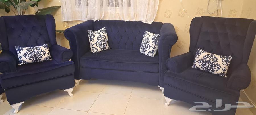 4 double sofas and 2 single ones, meaning ten seats in good condition64519723406338113