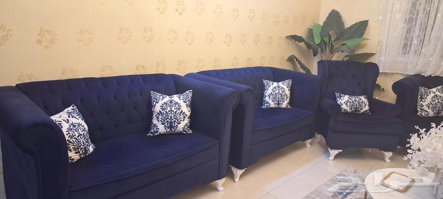 4 double sofas and 2 single ones, meaning ten seats in good condition64519723406338114