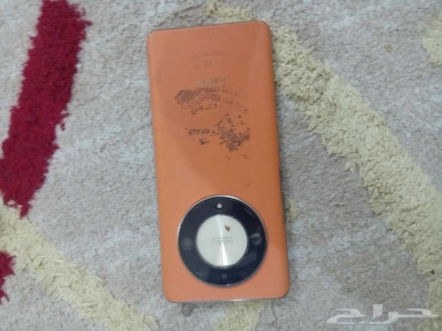 Honor x9b has only a scratch on the glass64524932791683112