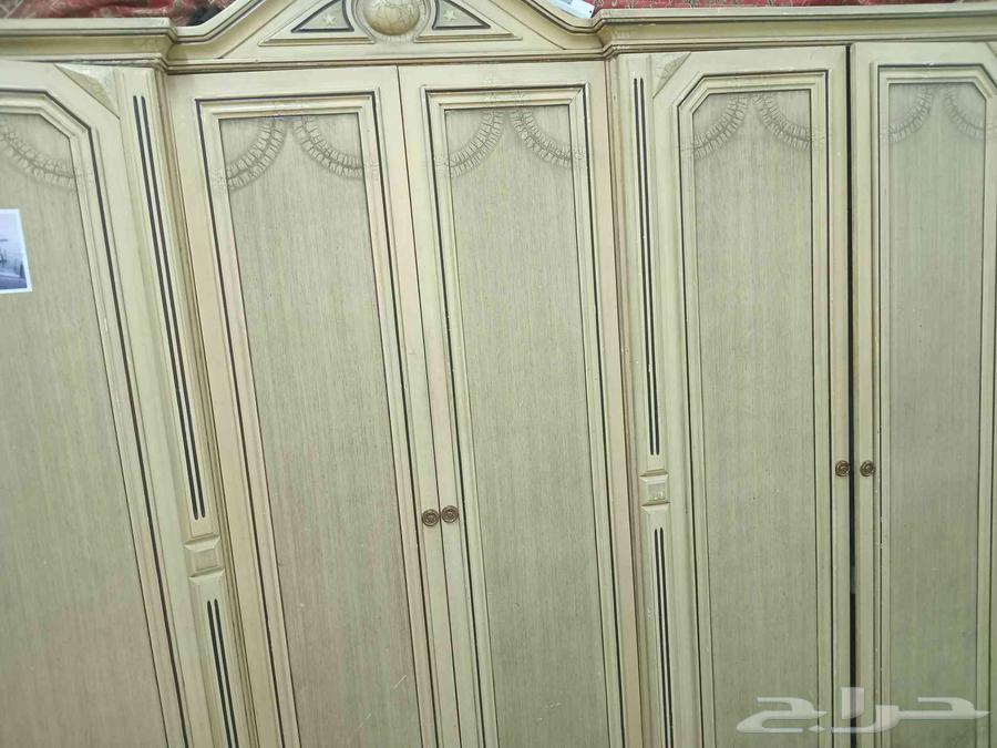 سرير ايكيا شبه جديد مع قاعده متينه ودولاب كبير64524545364225110