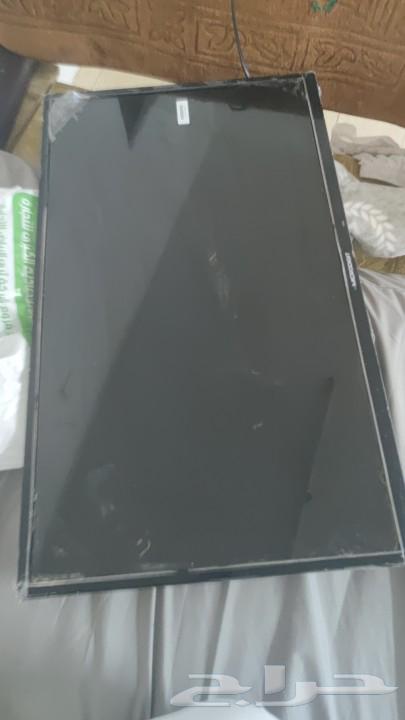 Surveillance cameras with screen64522823239938113