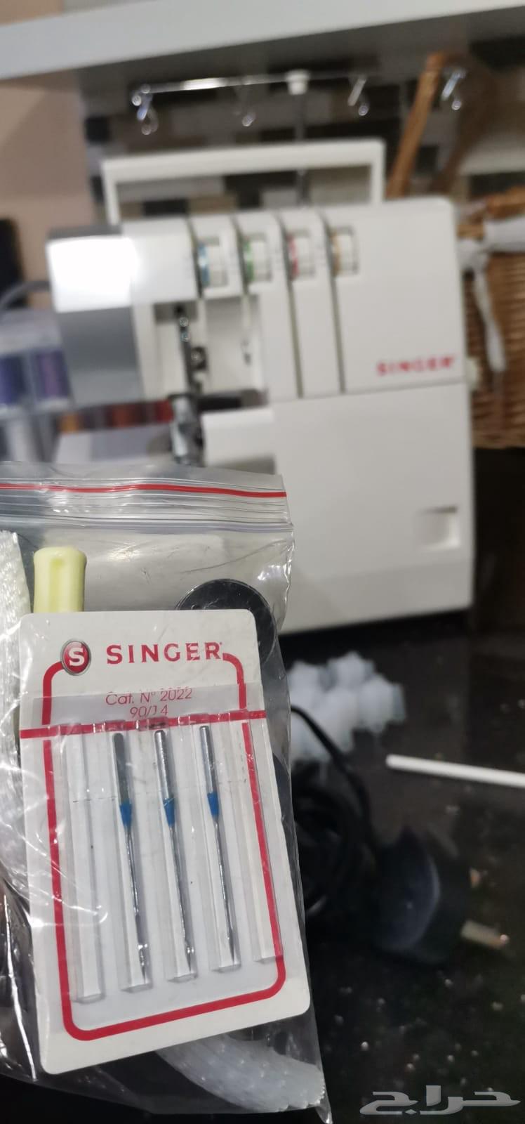 آلة خياطة أوفرلوك سينجر مع جميع الملحقات تم شرائها من موقع64523752875906111