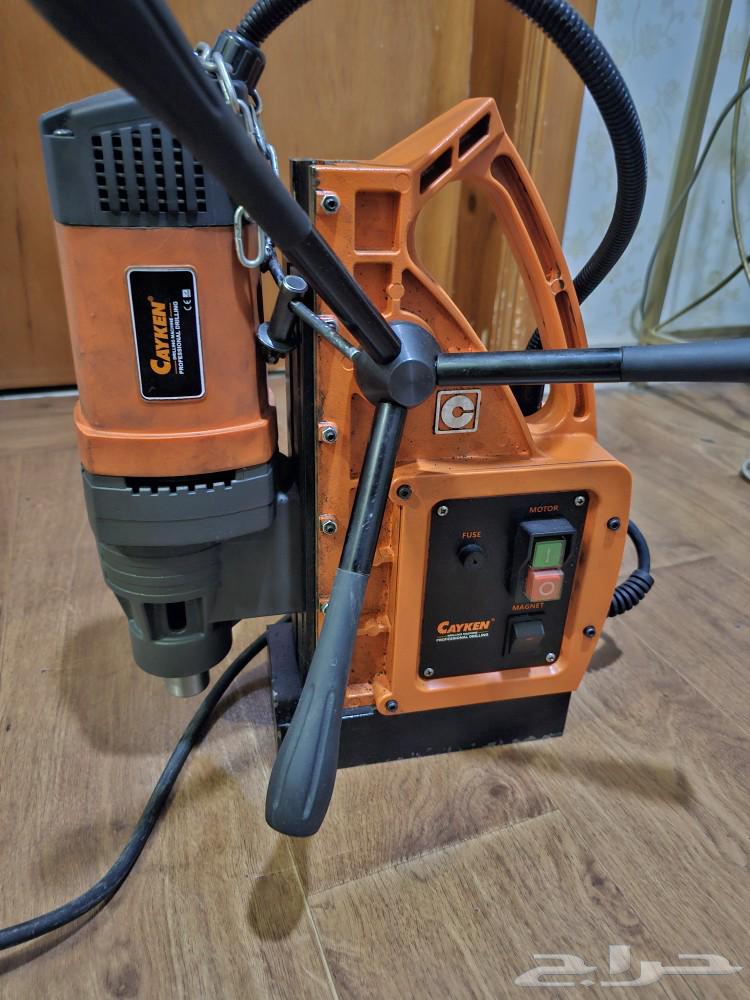 Moving and fixed magnetic drill64522612496131113