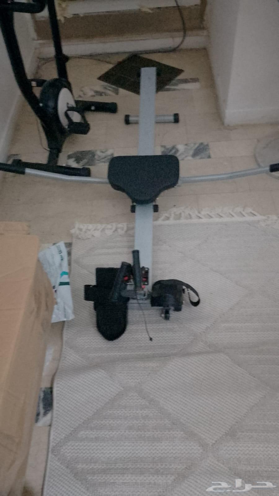 ادوات رياضيه مكونه من دراجه رياضيه ومجداف لتقوية الارداف م64520983122051110