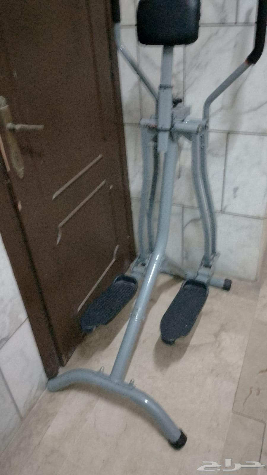 ادوات رياضيه مكونه من دراجه رياضيه ومجداف لتقوية الارداف م64520983122051113