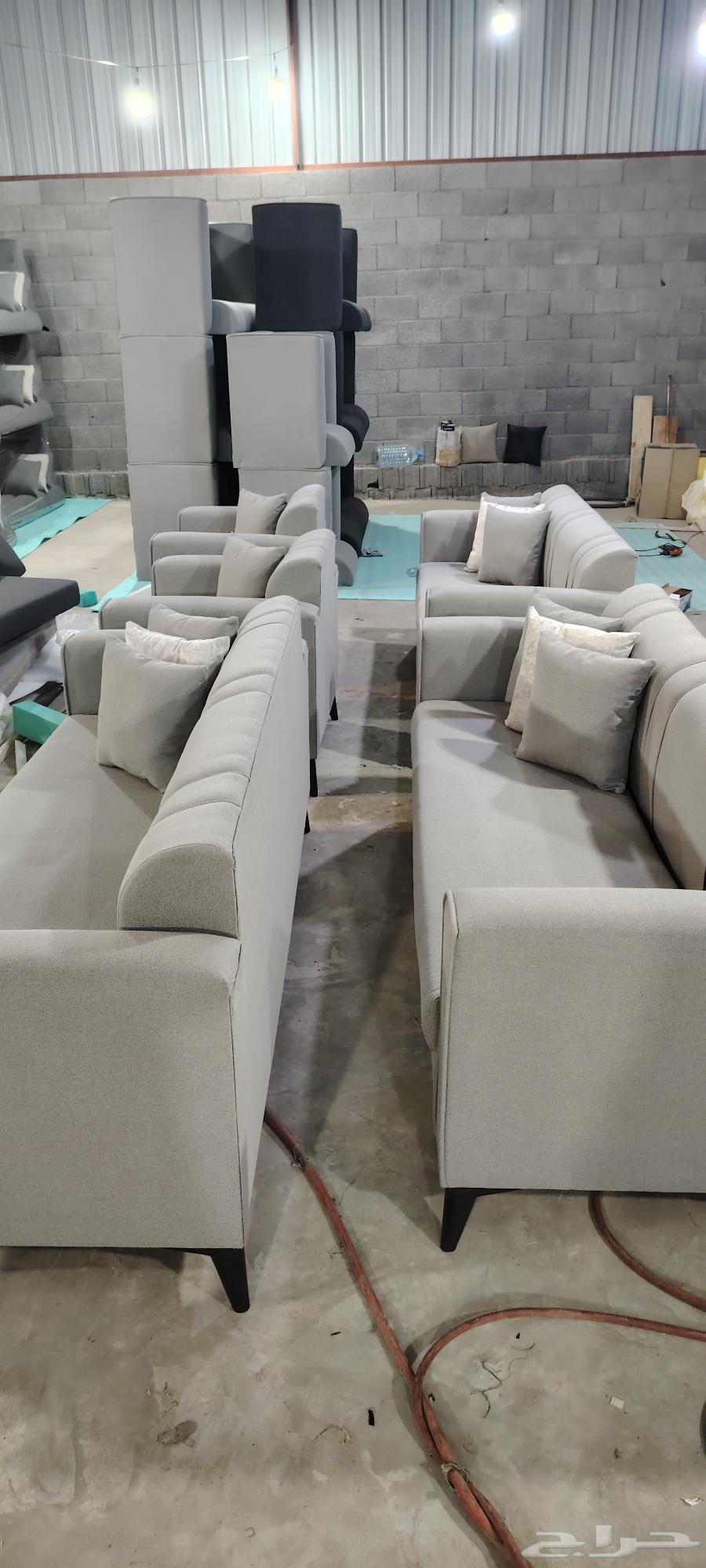 السعر 1100 طقم كنب جديد جاهز 5 قطع ل 11 شخص من يحتاجه يمكنه64519285888003111