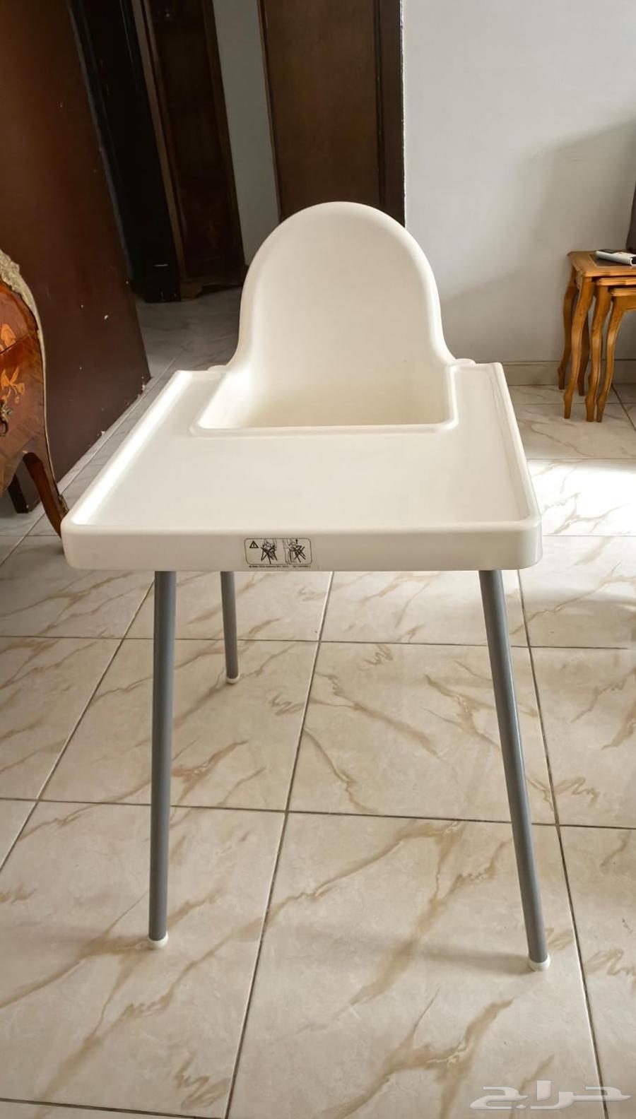 سرير أطفال مستعمل نظيف جدا وكرسي طعام ومشايه وعربيه للطفل64526537894914112