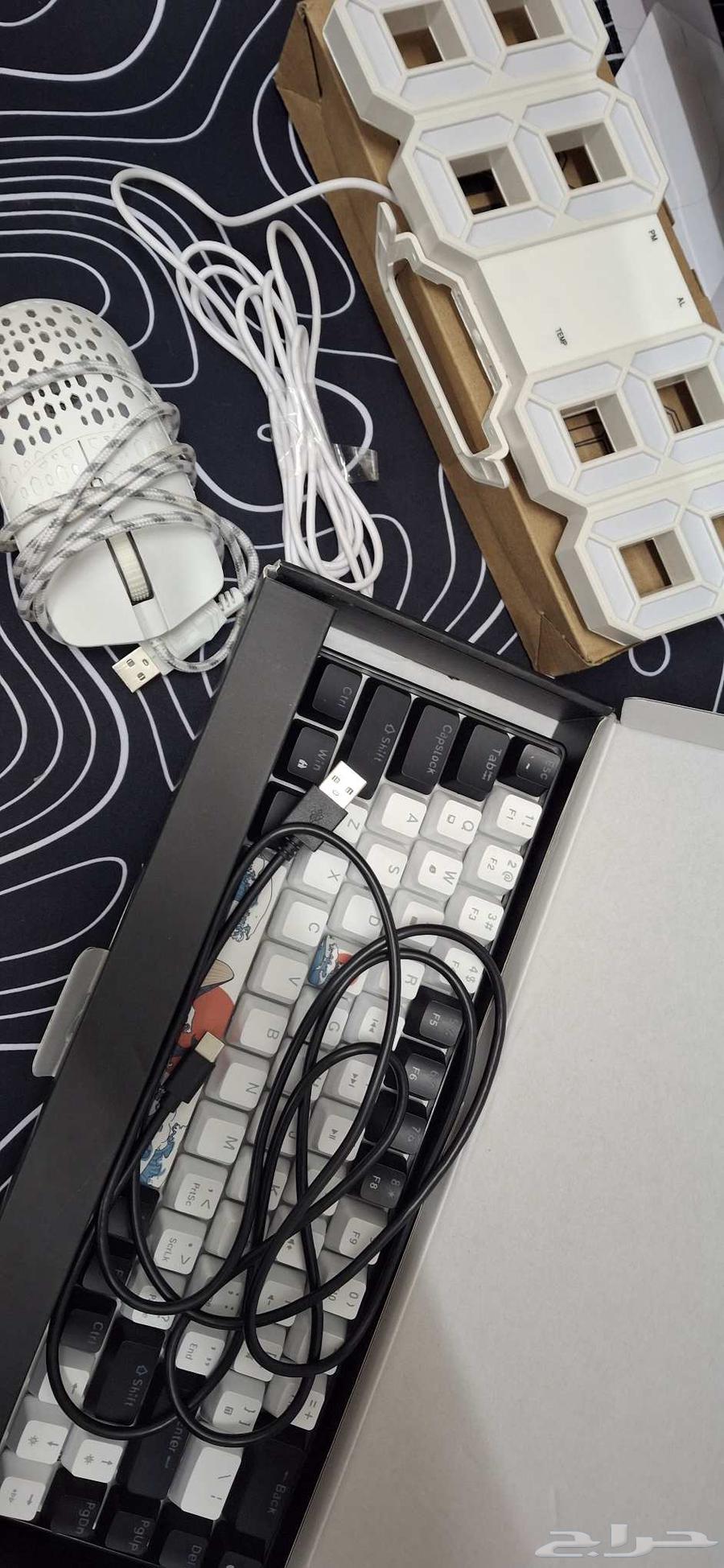 Mouse, keyboard, watch, and mouse pad for sale64523301953283111