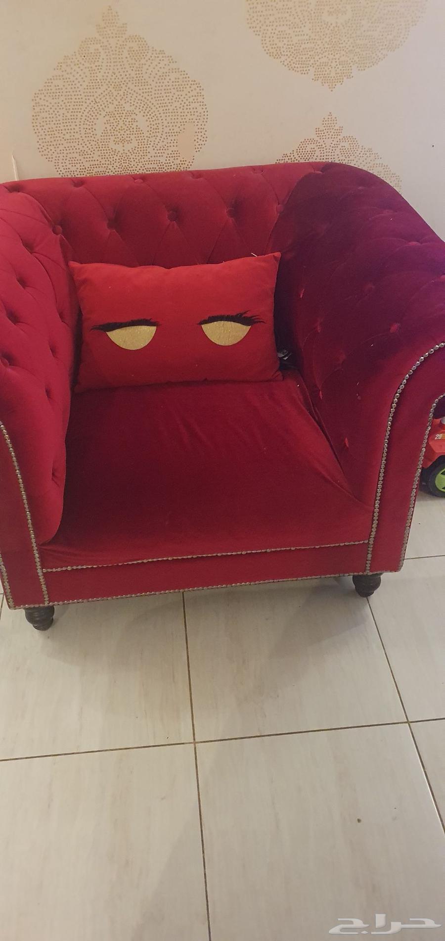 كنبه للبيع شبه الجديد بي 200 ريال64524559262979110