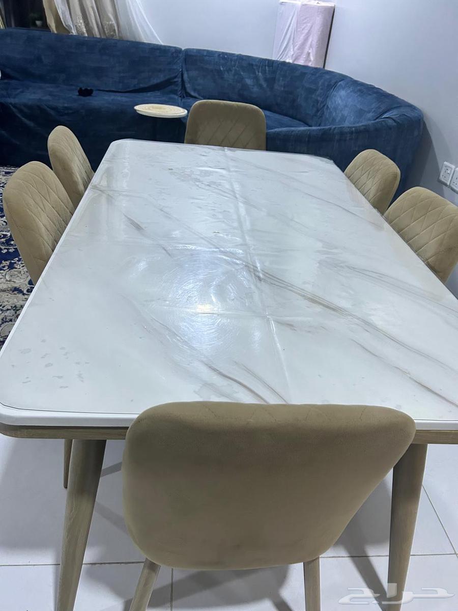 Dining table64523725038339111