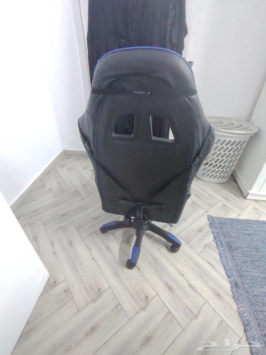 كرسي قيمنق ب100 ريال واليدين موجوده يبغالها تركيب64521454158978111